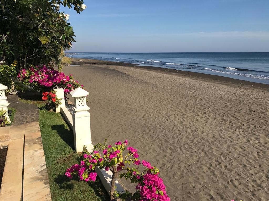 Villa Surgawi Ловина Экстерьер фото