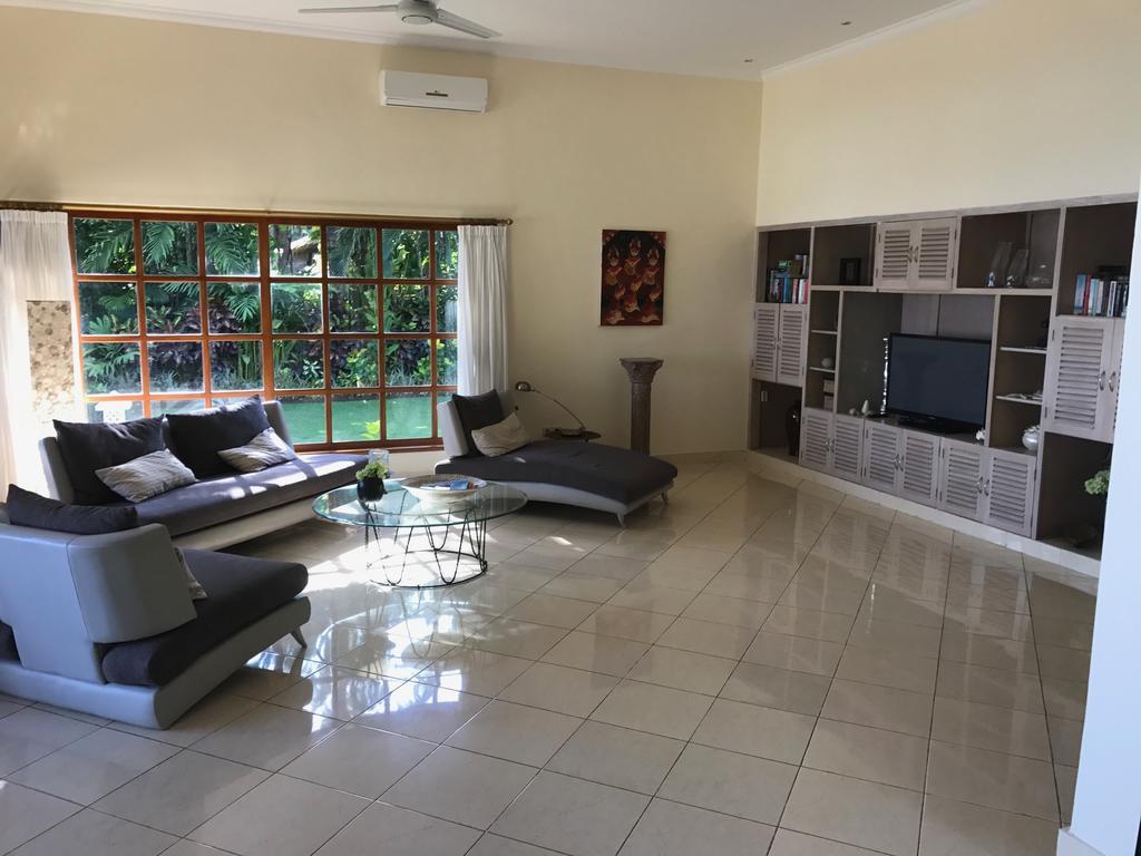 Villa Surgawi Ловина Экстерьер фото